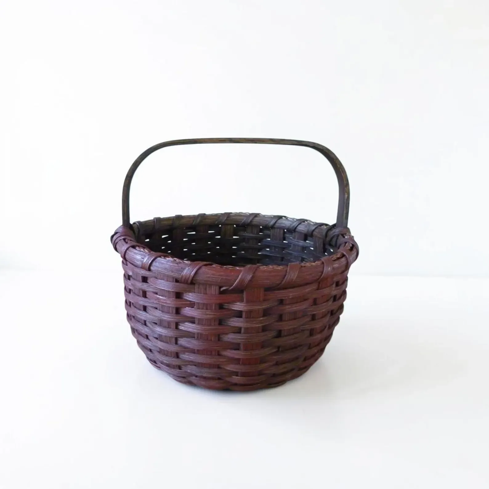Little Round Red Basket — image 1