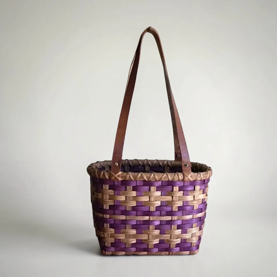 Plaid Tote Basket showing the plaid weave pattern