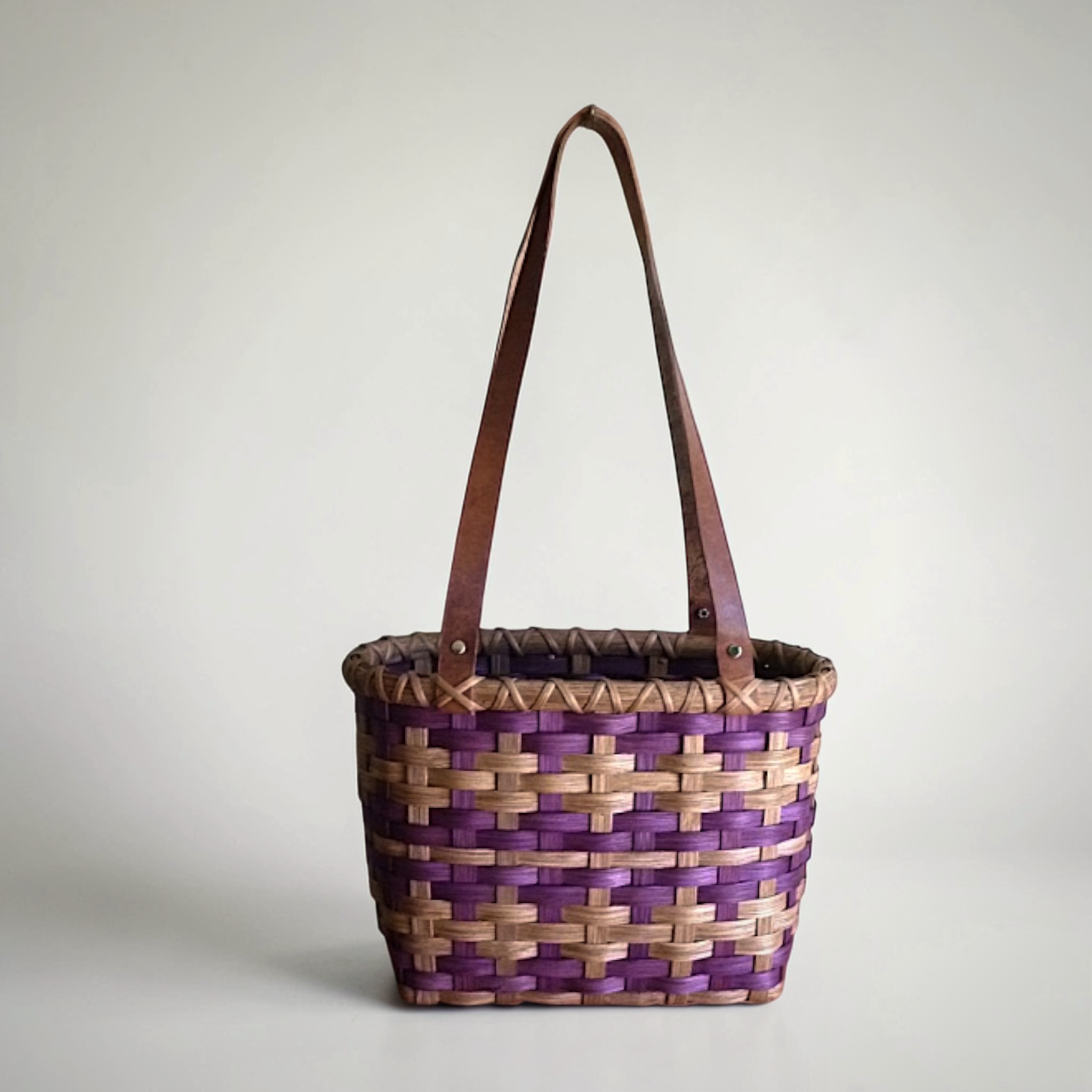 Plaid Tote Basket showing the plaid weave pattern